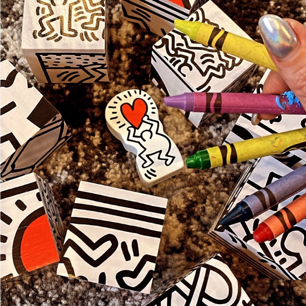 Artistic Party Blocks Set with Crayons